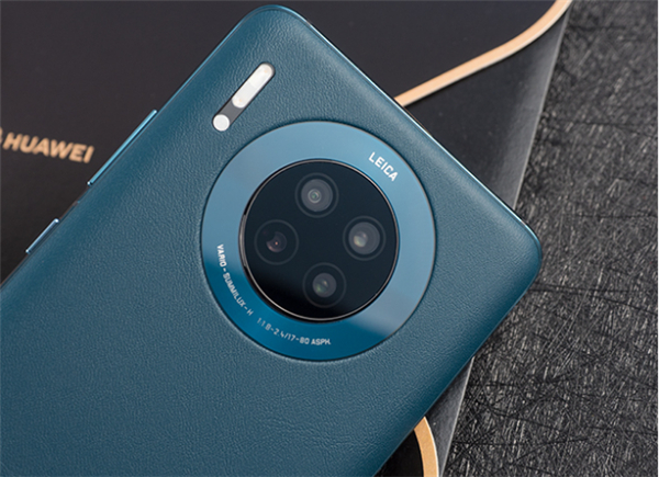 mate30青山黛是什么材质的