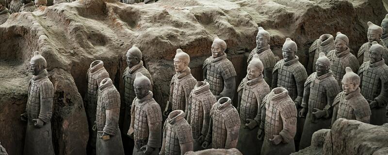 秦始皇死后谁继承了他的皇位 秦始皇死后谁当上了皇上