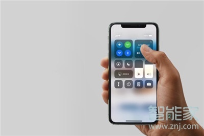 iphone11pro怎么进入控制中心