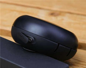 JBL FREE X蓝牙耳机怎么给耳机充电