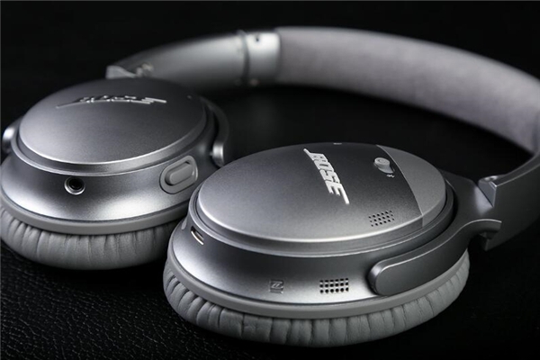 bose qc35二代充电方法和充电时间