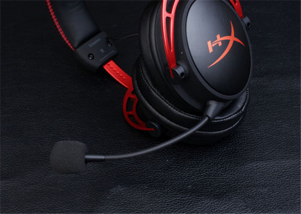 HyperX Cloud Alpha有杂音怎么办