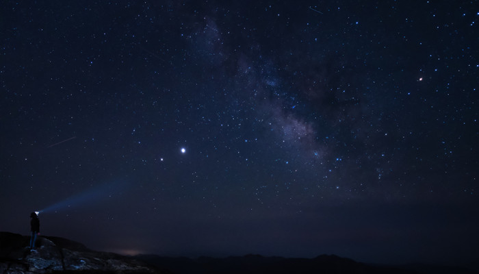 参与商指的是人生不相见动如参与商参与商指的是 人生不相见动如参与商里的参与商是指什么