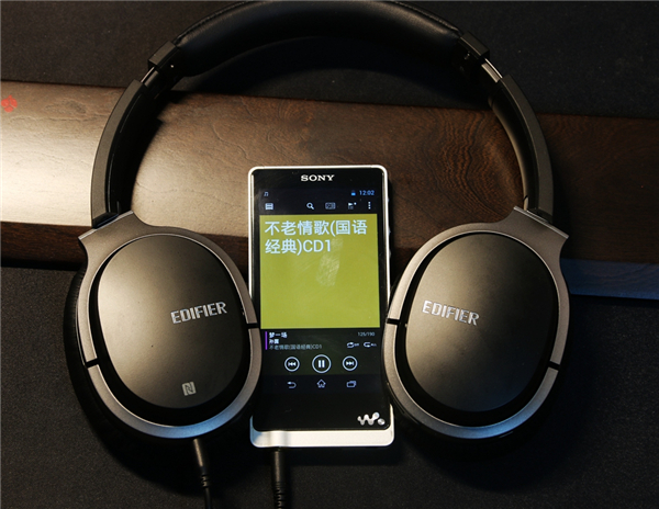 漫步者W830BT蓝牙耳机怎么使用NFC连接手机