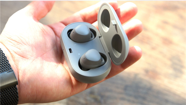 三星Gear IconX电池不能充电怎么办