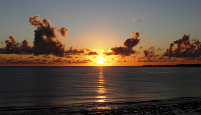 乡愁中海峡指的是什么意思 乡愁中一湾浅浅的海峡是指什么