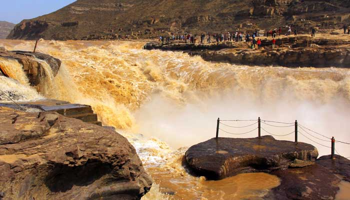 气吞山河气魄的诗句 气壮山河的诗句