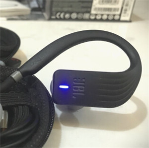 JBL Endurance Jump耳机怎么检查剩余电量