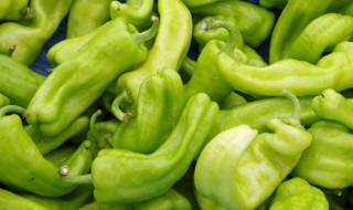 青椒炒虾仁简单做法 青椒炒虾仁的烹饪方法