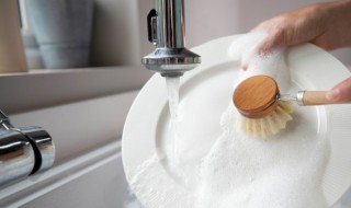 消毒柜怎么放碟子和碗 如何在消毒柜上放碟子和碗