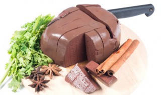 猪血灌肠的做法 凉热做法滋味十足