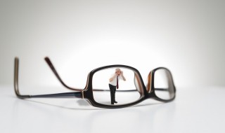 眼镜怎么清洗不伤镜片 清洗眼镜不伤镜片的方法