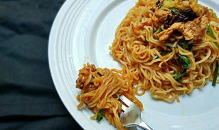 方便拌面怎么做简单又好吃 方便面的做法