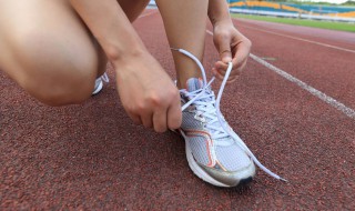 系男鞋带的方法 男生系鞋带的帅气方法