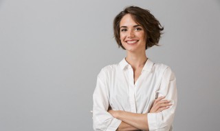 白衬衫穿搭牛仔裤女 女生白衬衫和牛仔裤怎么搭配才好看