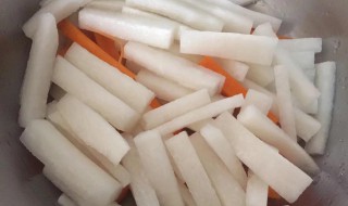 酸辣萝卜条的做法 算啊辣萝卜条简单做法