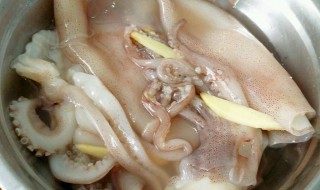 酸辣鱿鱼汤的做法 香甜可口