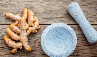 生姜削皮后是绿色可以吃吗 生姜削皮后是绿色能不能吃