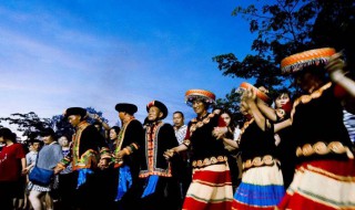 彝族的风俗特点是什么 彝族的风俗特点介绍