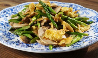 芦笋口蘑炒鸡蛋 芦笋口蘑炒鸡蛋怎么做