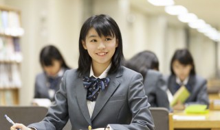 红楼梦每回内容概括 红楼梦每回内容概括16至21回