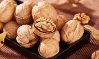 三只松鼠纸皮核桃哪些人不能吃 三只松鼠纸皮核桃的禁忌人群