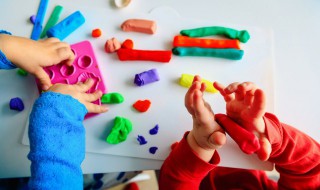 橡皮泥奥特曼做法 奥特曼拿橡皮泥怎么捏