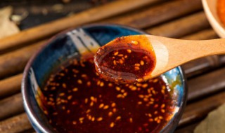 pvc桌布上的辣椒油怎么清洗 pvc桌布上的辣椒油的清洗方法