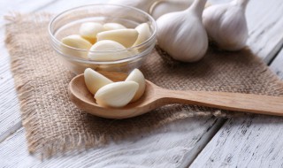 大蒜可以放冰箱保存吗 如何把大蒜存放起来
