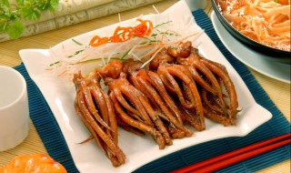 卤鱿鱼的做法 做卤鱿鱼的步骤