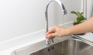 梦见水有什么寓意 梦见水好不好