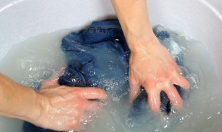 衣服油污怎么清洗干净 衣服油污如何清洗干净