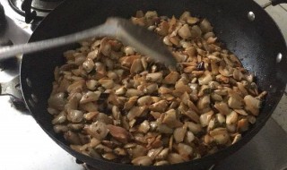 憨子肉怎么做好吃 憨子肉炒葱做法介绍