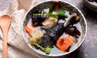 乌鸡怎么煲汤好喝 制作猴头菇乌鸡汤的方法