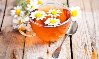 长期喝菊花茶有什么好处和坏处 长期喝菊花茶有什么好处和坏处有哪些