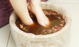 坚持泡脚对女人的好处 坚持泡脚对女人有如下益处