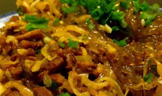 酸菜炒五花肉 五花肉炒酸菜的做法