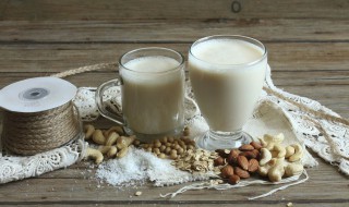 牛奶可以和酸奶一起喝吗 酸奶和牛奶混在一起可以的吗