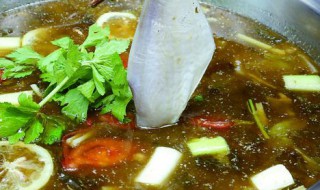 酸菜耗儿鱼的做法 做酸菜耗儿鱼的方法