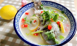 酸辣鱼汤怎么做好喝 酸辣鱼汤做法