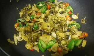 酸菜什么做的 吃酸菜的时候要注意什么