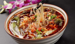 酸辣粉怎么做呢 需要加入什么辅料