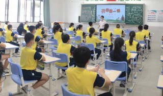 落霞与孤鹜齐飞下一句 下一句是秋水共长天一色