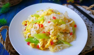 银耳炒菜做法家常 这样做最简单有好吃