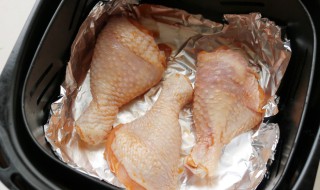 空气炸锅一定要用锡纸吗 空气炸锅要不要用锡纸