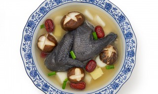 乌鸡汤的做法和功效 乌鸡汤的做法和功效有哪些