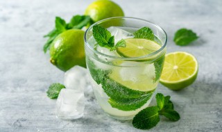自制柠檬水简单的做法 教你自制柠檬水简单的做法