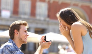 怎么跟男友撒娇说情话 如何向男友撒娇