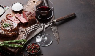 牛排刀叉的正确拿法 牛排刀叉的正确拿法介绍