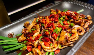 蒜苔鱿鱼的做法 如何做蒜苔鱿鱼